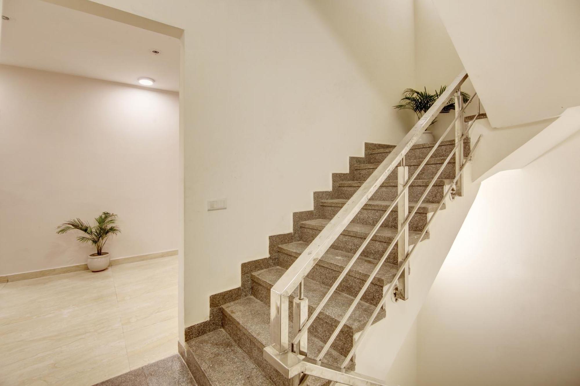 Limewood Stay - Fortis Hospital Gurgaon Exteriör bild